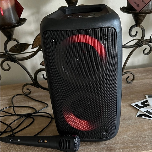 Portable Black and Red Bluetooth Speaker with Microphone - Picture 1 of 1